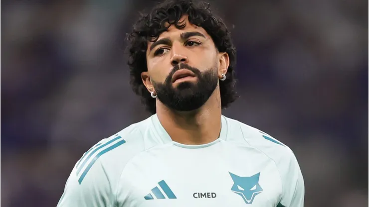 Gabriel Barbosa durante aquecimento antes de partida entre Cruzeiro e Internacional, no Mineirão, pelo Brasileirão.