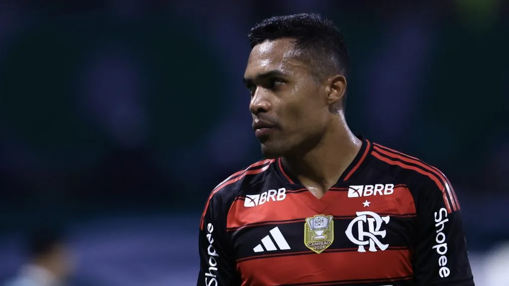 Alex Sandro durante Palmeiras x Flamengo, pelo Brasileirão – Foto: Marcello Zambrana/AGIF