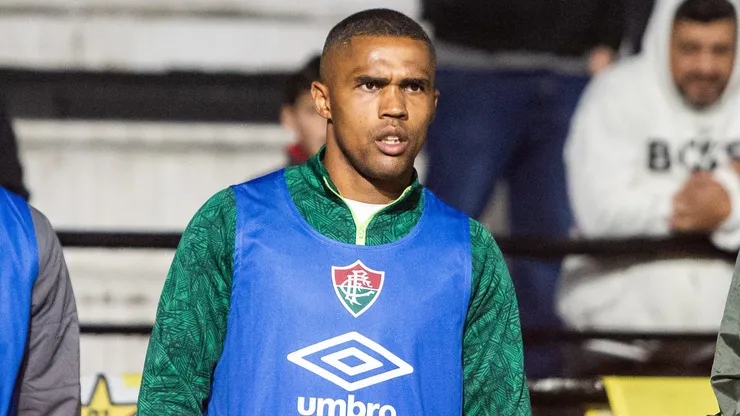 Douglas Costa jogador do Fluminense durante partida contra o Criciuma no estadio Heriberto Hulse pelo campeonato Brasileiro A 2024. Foto: Thiago Vasconcelos Dos Santos/AGIF