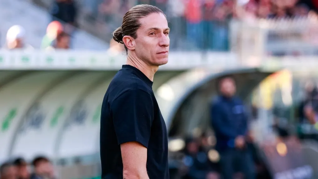 Filipe Luís durante partida. Foto: Luiz Erbes/AGIF