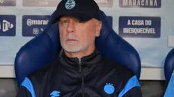 Mano Menezes não ficará no banco de reservas em Grêmio x Botafogo. Foto: Thiago Ribeiro/AGIF