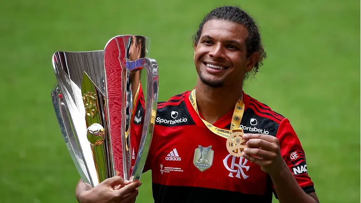 Volante tem sofrido para se firmar - Foto: Buda Mendes/Getty Images.