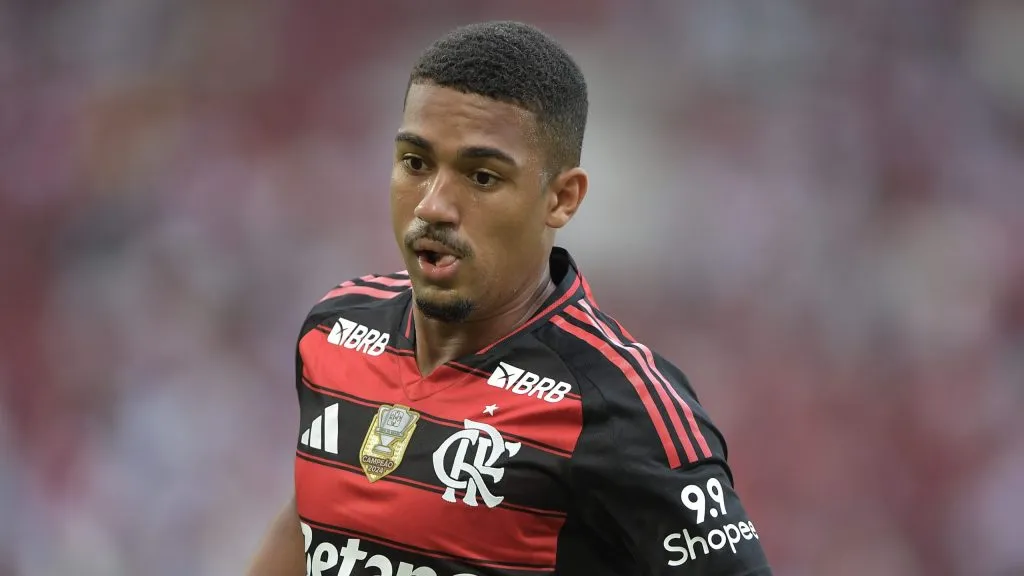 Samuel Lino, jogador do Flamengo. Foto: Thiago Ribeiro/AGIF.