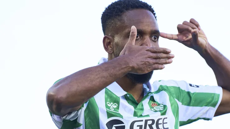 Santos quase contratou Bakambu - Foto: Rafa Babot/Getty Images.