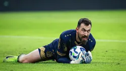 Walter supera Gabriel Brazão em eficiência por 18%, mesmo com número menor de defesas. Foto: Maxi Franzoi/AGIF