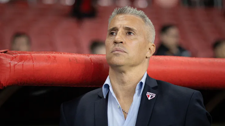 Crespo é o técnico do São Paulo. Foto: Maxi Franzoi/AGIF