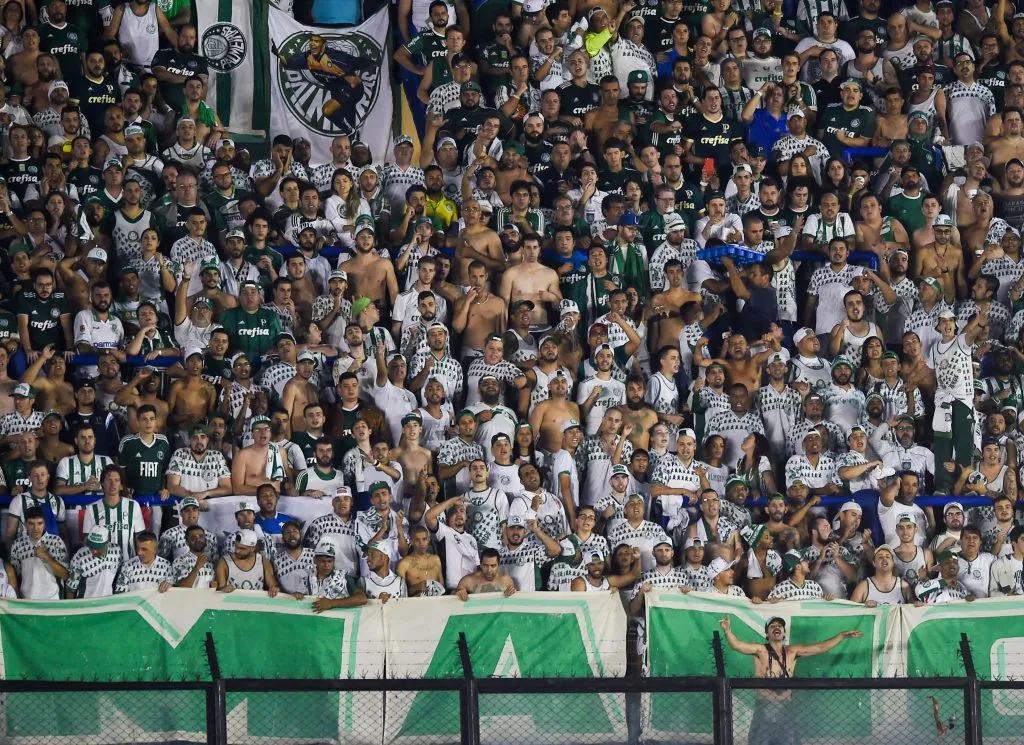Cerca de 2.000 palmeirenses estarão presentes no Más Monumental logo mais para jogo de ida das quartas da Libertadores – Foto: Marcelo Endelli/Getty Images