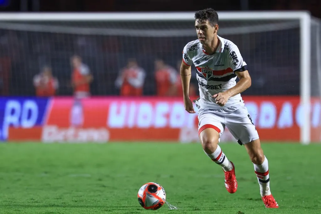 Oscar jogador do São Paulo durante partida contra o Corinthians – Foto: Marcello Zambrana/AGIF