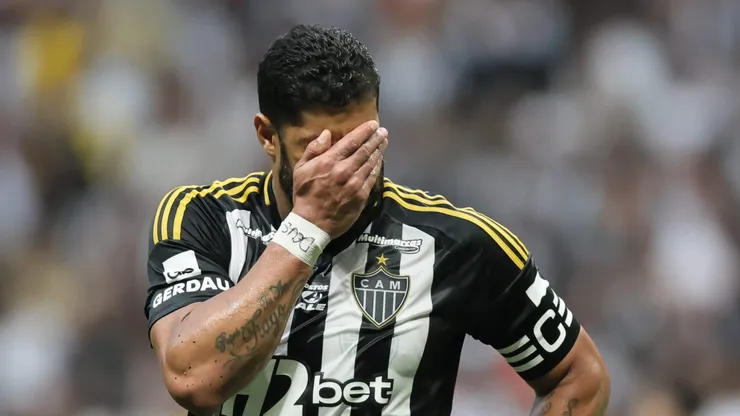 Hulk começa jogo em La Paz no banco do Atlético por opção de Sampaoli