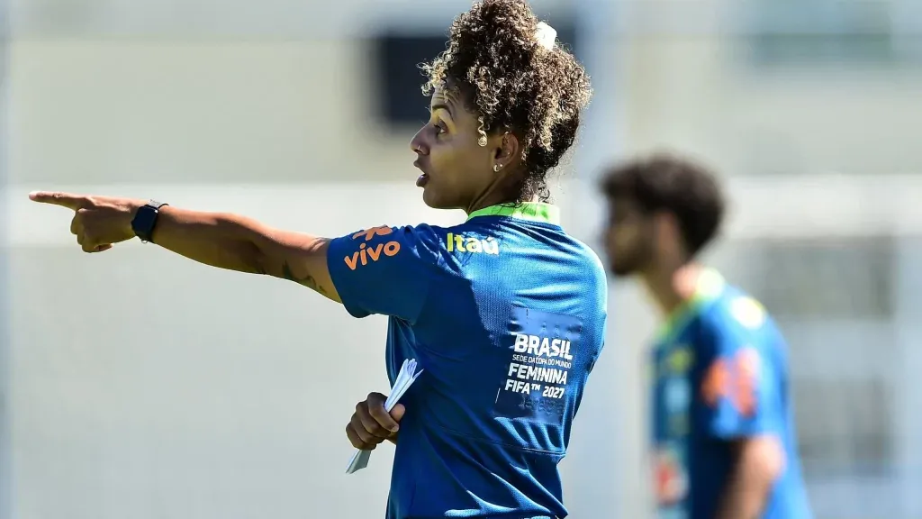 Treinadora da Seleção Brasileira Feminina sub-17 Rilany Silva