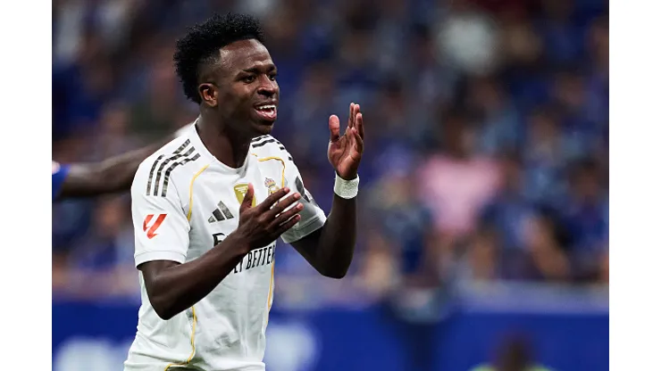 Vinícius Júnior comemorou vitória do Flamengo contra o Palmeiras - (Photo by Juan Manuel Serrano Arce/Getty Images).