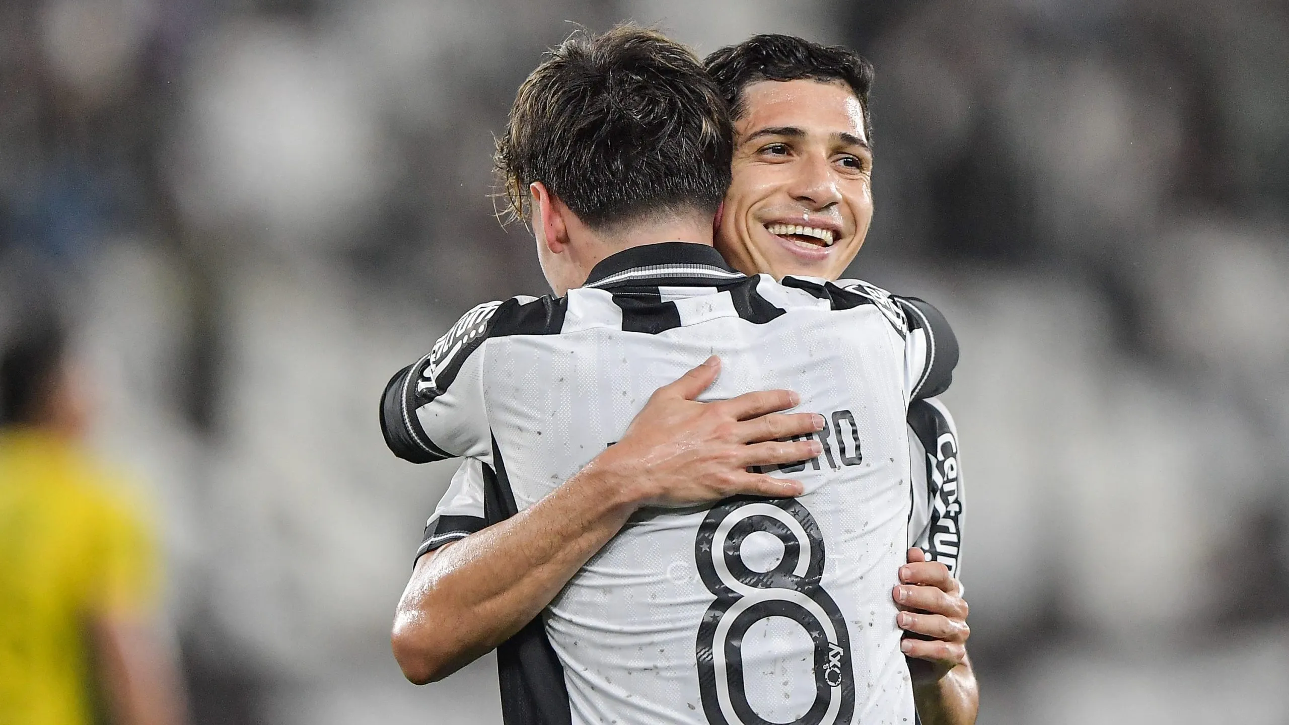 Montoro e Savarino, comemora, gol do Botafogo contra Mirassol