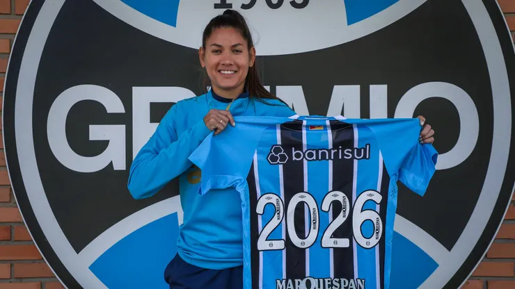 Valeria Paula permanece no Grêmio até 2026 - Foto: Caroline Motta/Grêmio FBPA