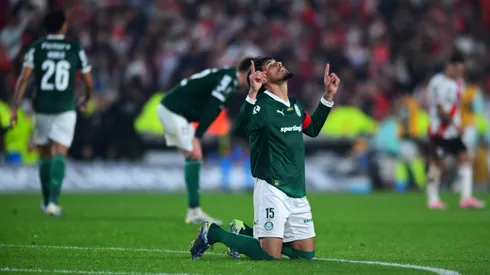 BUENOS AIRES, ARGENTINA - SEPTEMBER 17: Gustavo Gomez of Palmeiras prays after the Copa CONMEBOL Libertadores 2025 Quarter-final first-leg match between River Plate and Palmeiras at Estadio Más Monumental Antonio Vespucio Liberti on September 17, 2025 in Buenos Aires, Argentina. (Photo by Marcelo Endelli/Getty Images)