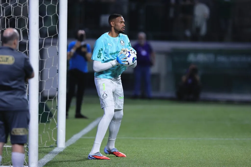 Carlos Miguel, tem surpreendido a comissão técnica nos treinos do CT e pode ser um trunfo para o confronto de volta no Allianz. Foto: Ettore Chiereguini/AGIF