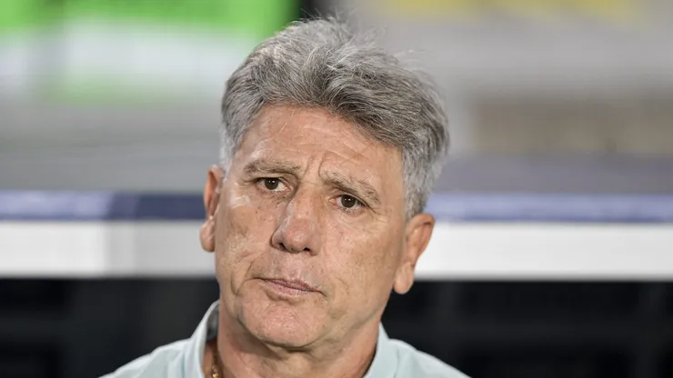 Renato Gaucho tecnico do Fluminense durante partida contra o Flamengo no estádio Maracanã pelo campeonato Brasileiro A 2025. Foto: Thiago Ribeiro/AGIF