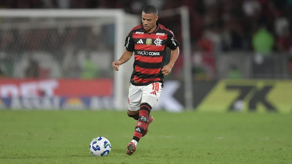 De La Cruz pode ganhar chance entre os titulares de Filipe Luís – Foto: Thiago Ribeiro/AGIF