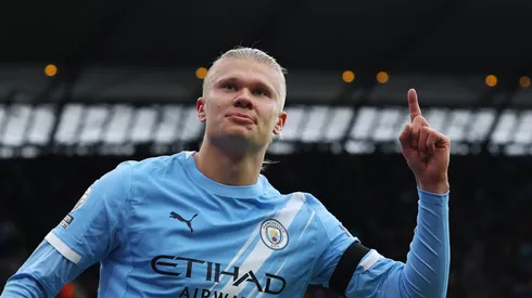 — Haaland comemorando gol com a camisa do Manchester City