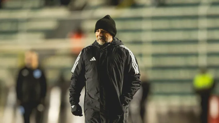 Sampaoli durante partida do Galo na Bolívia