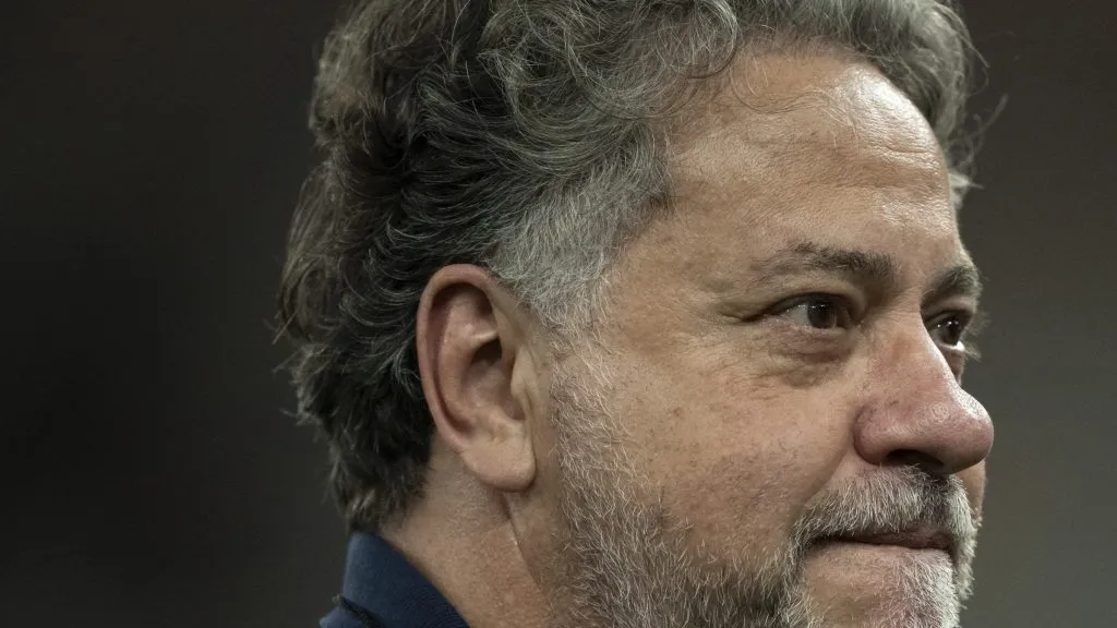 Julio Casares presidente do Sao Paulo antes da partida contra o Flamengo no estadio Maracana pelo campeonato Brasileiro A 2024. Foto: Jorge Rodrigues/AGIF