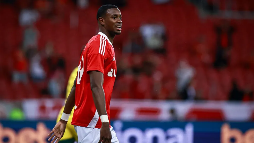 Ricardo Mathias está nos planos de venda do Inter, mas o clube espera valorização – Foto: Maxi Franzoi/AGIF