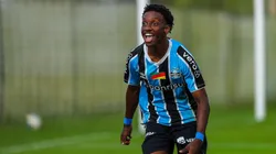 Gabriel Mec comemora gol pela base do Grêmio (Lucas Uebel/Grêmio FBPA)