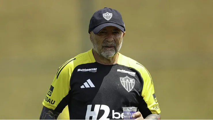 Menin afirma que planejamento de contratações começou com Sampaoli