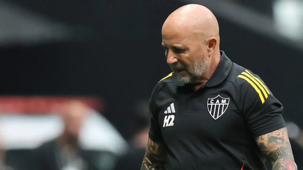 MG – BELO HORIZONTE – 14/09/2025 – BRASILEIRO A 2025, ATLETICO-MG X SANTOS – Jorge Sampaoli tecnico do Atletico-MG durante partida contra o Santos no estadio Arena MRV pelo campeonato Brasileiro A 2025. Foto: Gilson Lobo/AGIF