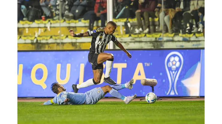 Lateral foi alvo de elogios de narrador após empate do Galo (Foto: Pedro Souza / Atlético)