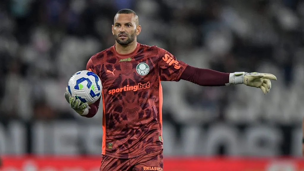 Weverton goleiro do Palmeiras durante partida contra o Botafogo no estadio Engenhao pelo campeonato Brasileiro A 2025. Foto: Thiago Ribeiro/AGIF