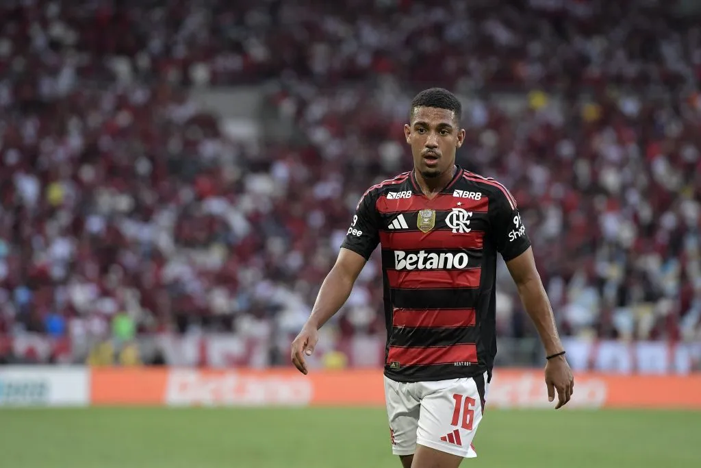 Samuel Lino é o mais valorizado do elenco do Flamengo. Foto: Thiago Ribeiro/AGIF