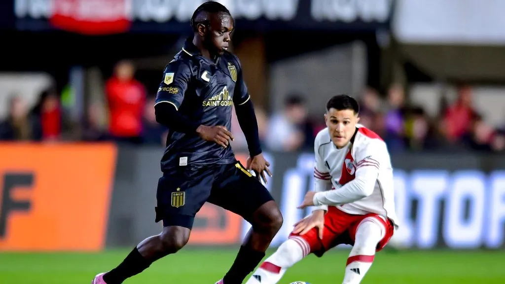 Edwin Cetre no Estudiantes (Photo by Marcelo Endelli/Getty Images)