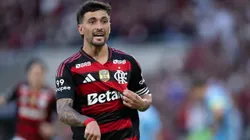 Arrascaeta comemorando gol na Série A de 2025. Foto: Jorge Rodrigues/AGIF