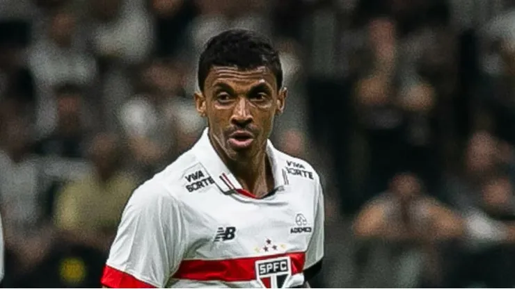 Luiz Gustavo, volante do São Paulo