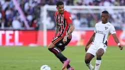 Luciano atuando em LDU e São Paulo (Photo by Franklin Jacome/Getty Images)