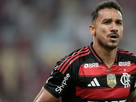 Danilo se recusa a cumprimentar árbitro após Flamengo x Estudiantes