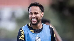 Neymar durante treino no CT Rei Pelé