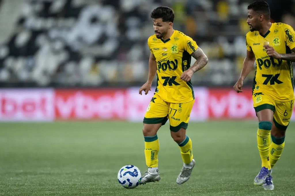 Alesson jogador do Mirassol durante partida contra o Botafogo no estadio Engenhao pelo campeonato Brasileiro A 2025. Foto: Jorge Rodrigues/AGIF