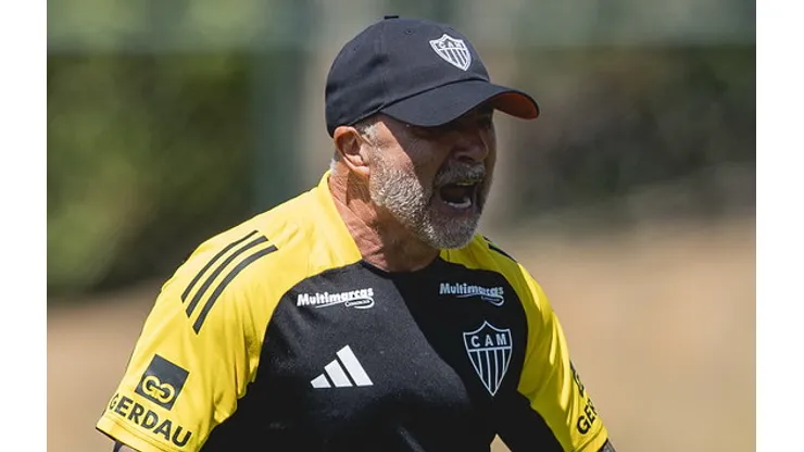 Sampaoli em ação na Cidade do Galo