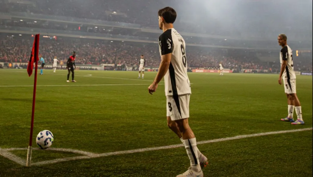 Garro jogador do Corinthians durante partida contra o Athletico-PR no estadio Arena da Baixada pelo campeonato Copa Do Brasil 2025. Foto: Luis Garcia/AGIF