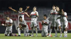 Jogadores do SPFC durante os pênaltis contra a LDU
