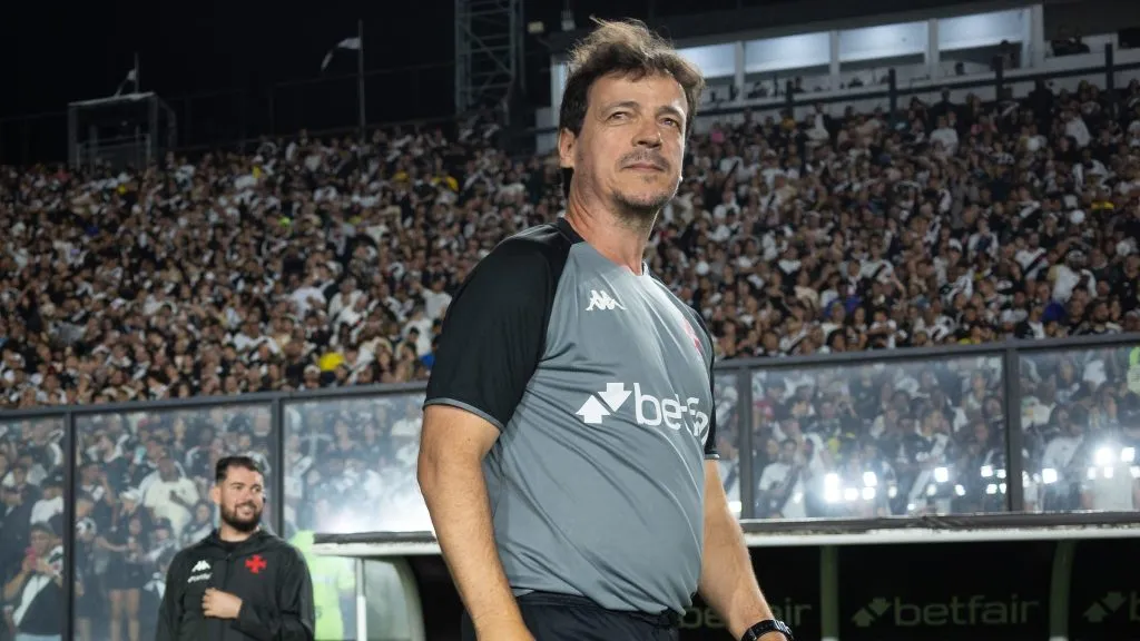 Fernando Diniz tecnico do Vasco durante partida contra o Ceara no estadio Sao Januario pelo campeonato Brasileiro A 2025. Foto: Jorge Rodrigues/AGIF