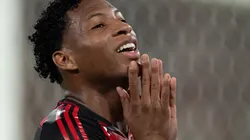 Plata jogador do Flamengo lamenta durante partida contra o Estudiantes no estadio Maracana pelo campeonato Copa Libertadores 2025. Foto: Jorge Rodrigues/AGIF