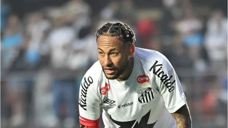 Neymar durante jogo do Campeonato Brasileiro no Morumbis.