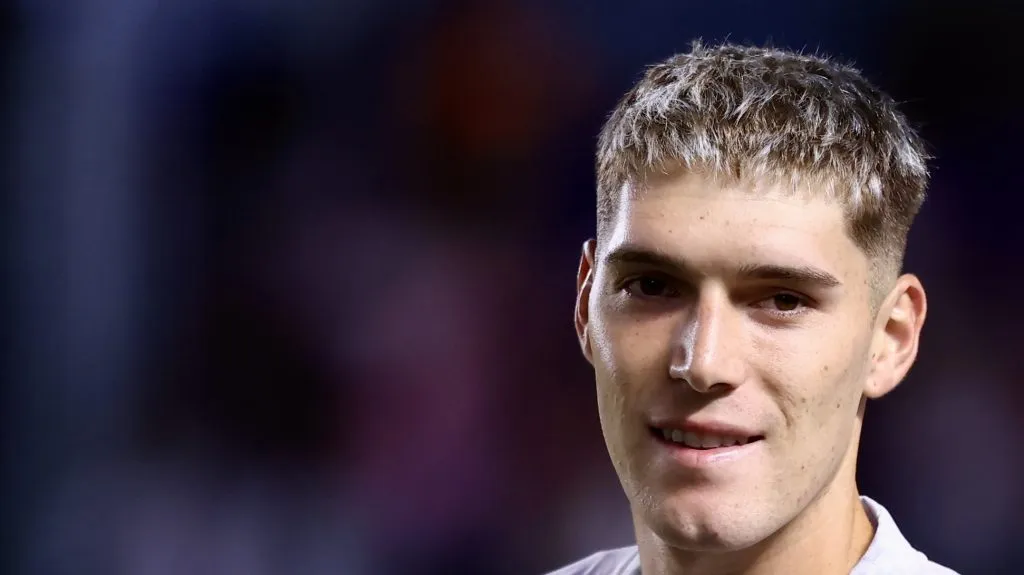 Foto: Marcello Zambrana/AGIF – Rollheiser deve ser titular em Santos x São Paulo na vaga de Ney.