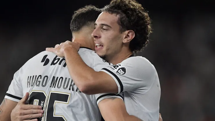 Vasco terá novidades na escalação treinadas por Diniz contra Flamengo