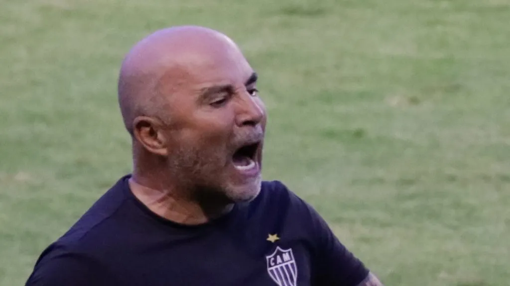 Foto: Rafael Vieira/AGIF – Sampaoli trabalhou no Peixe em 2019 e hoje está no Galo.