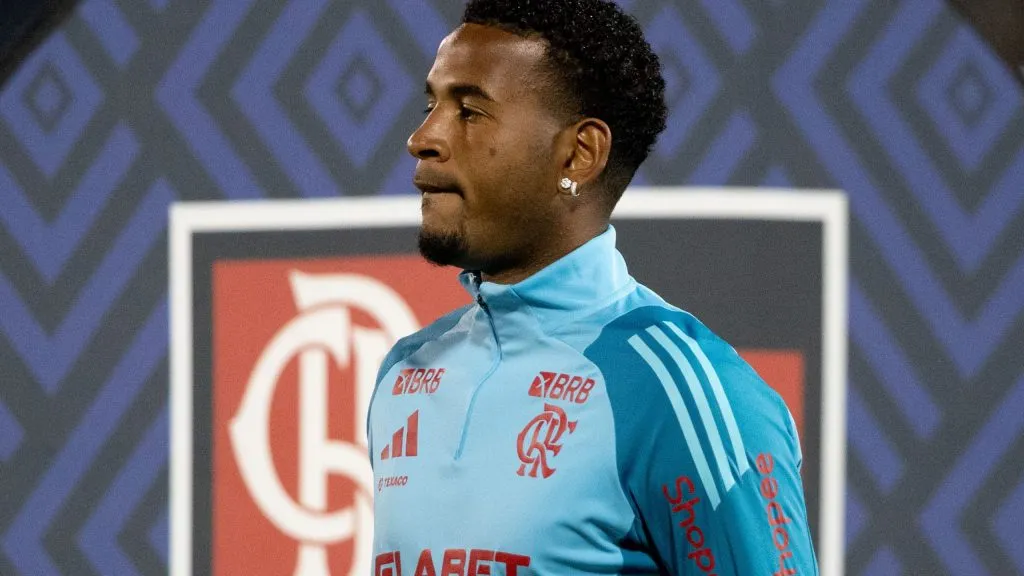 CLEITON jogador do Flamengo durante partida contra o Bragantino no estadio Cicero De Souza Marques pelo campeonato Brasileiro A 2025. Foto: Joisel Amaral/AGIF