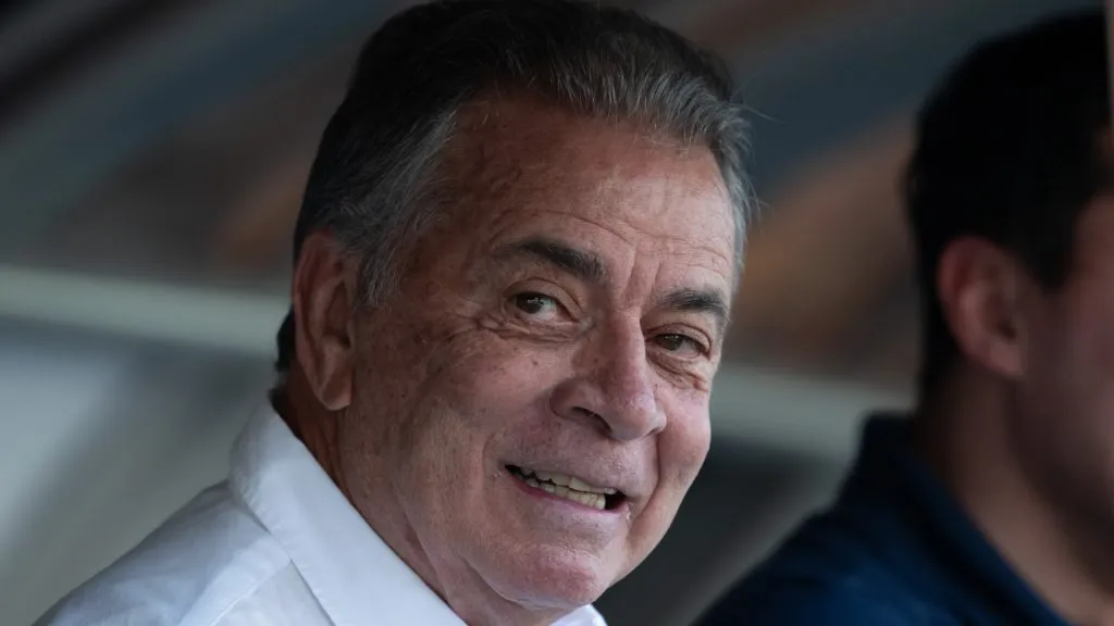 Diretor do Cruzeiro, Paulo Pelaipe, está na mira do Grêmio para 2026 – Foto: Jorge Rodrigues/AGIF