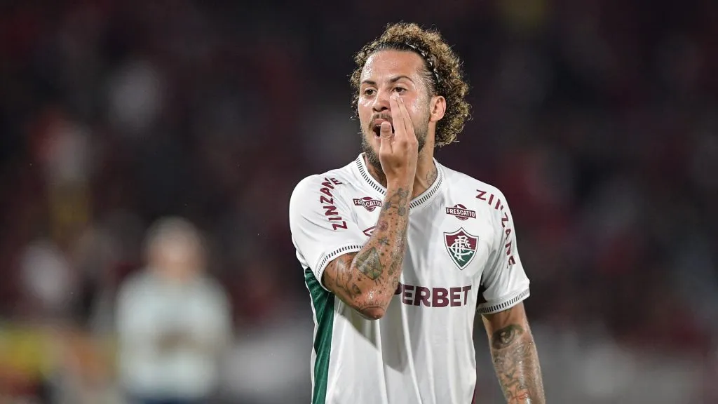 Guga em ação pelo Fluminense no Campeonato Brasileiro – Foto: Thiago Ribeiro/AGIF